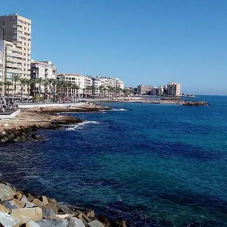 Precioso Soleado, Con Piscina, Cerca Del Mar