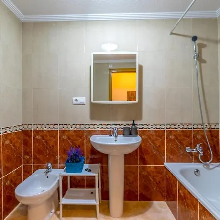 Apartamento Precioso Soleado, Con Piscina, Cerca Del Mar